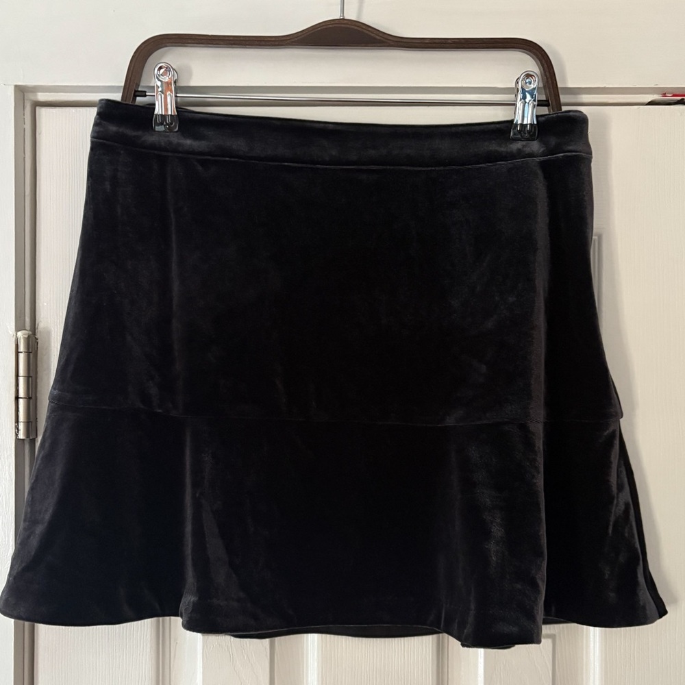 Draper James Black Velvet Skater Skirt Size 12‎ NWT